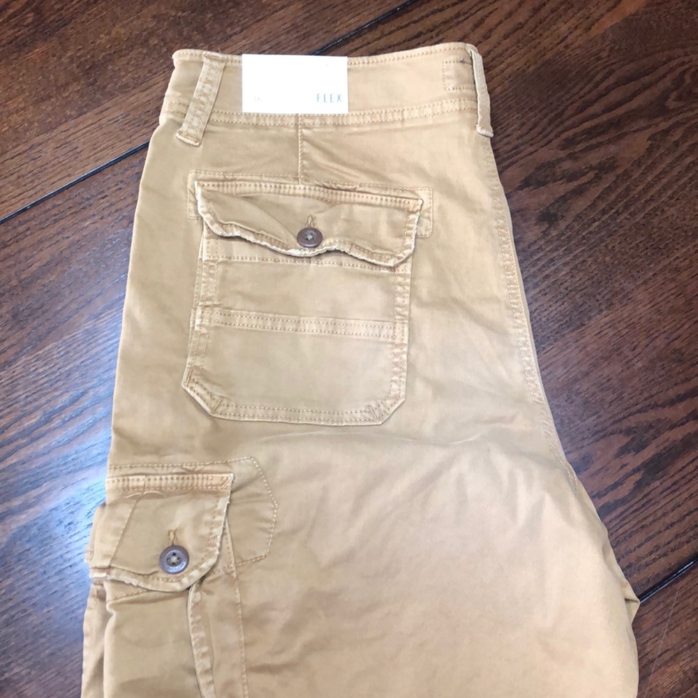American Eagle khaki camo shorts